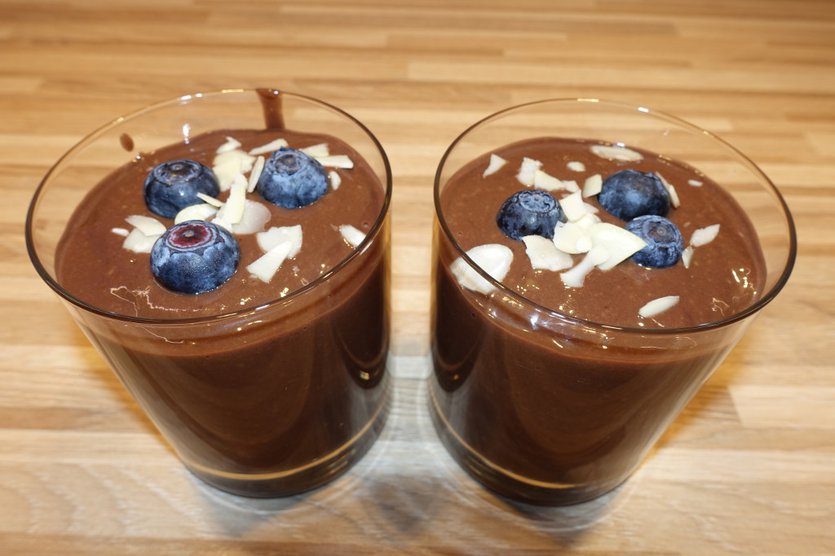 Vegan avocado and banana pudding