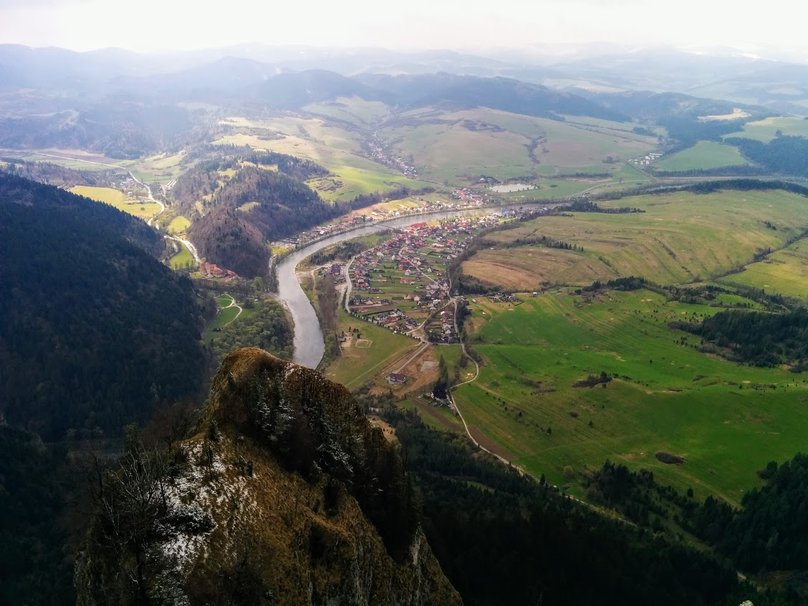 Spring hiking in Pieniny mountains, Poland