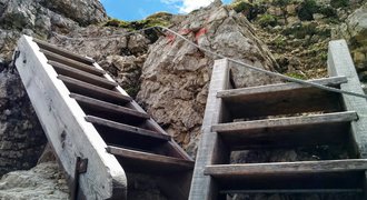 Hiking trails on Monte Piana, Dolomites