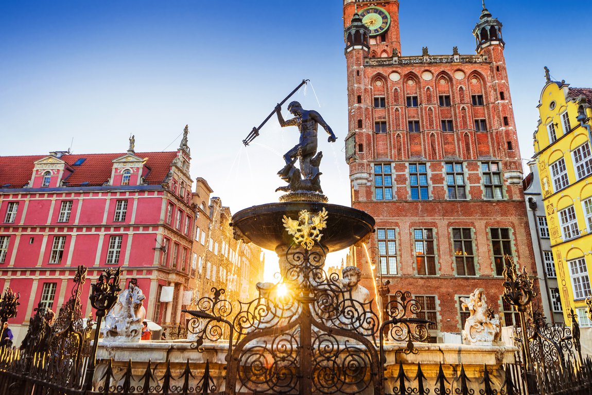 Neptune fountain Gdansk. What to see around Gdansk.