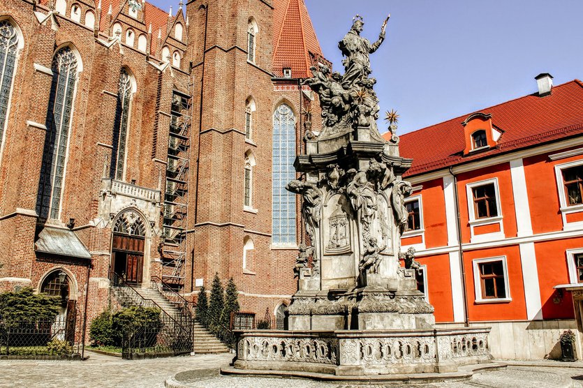 Wroclaw top attractions. Ostrow Tumski Wroclaw monuments