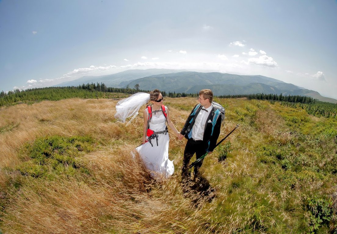 Outdoor wedding photoshoot in Beskidy mountains, Poland