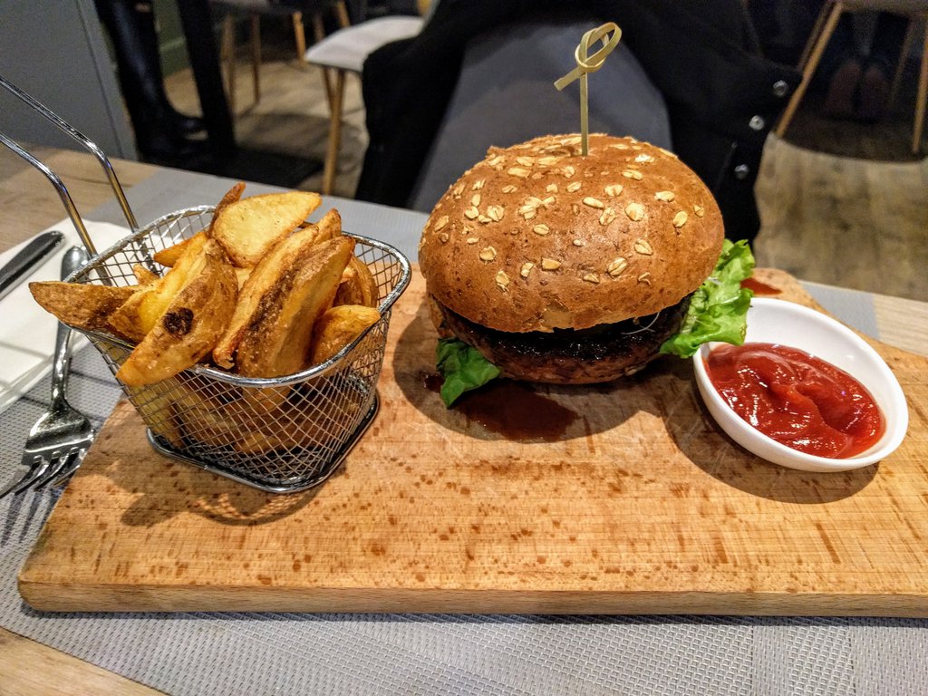 Best restaurants in Gdansk old town. Vegan food in Gdansk Poland