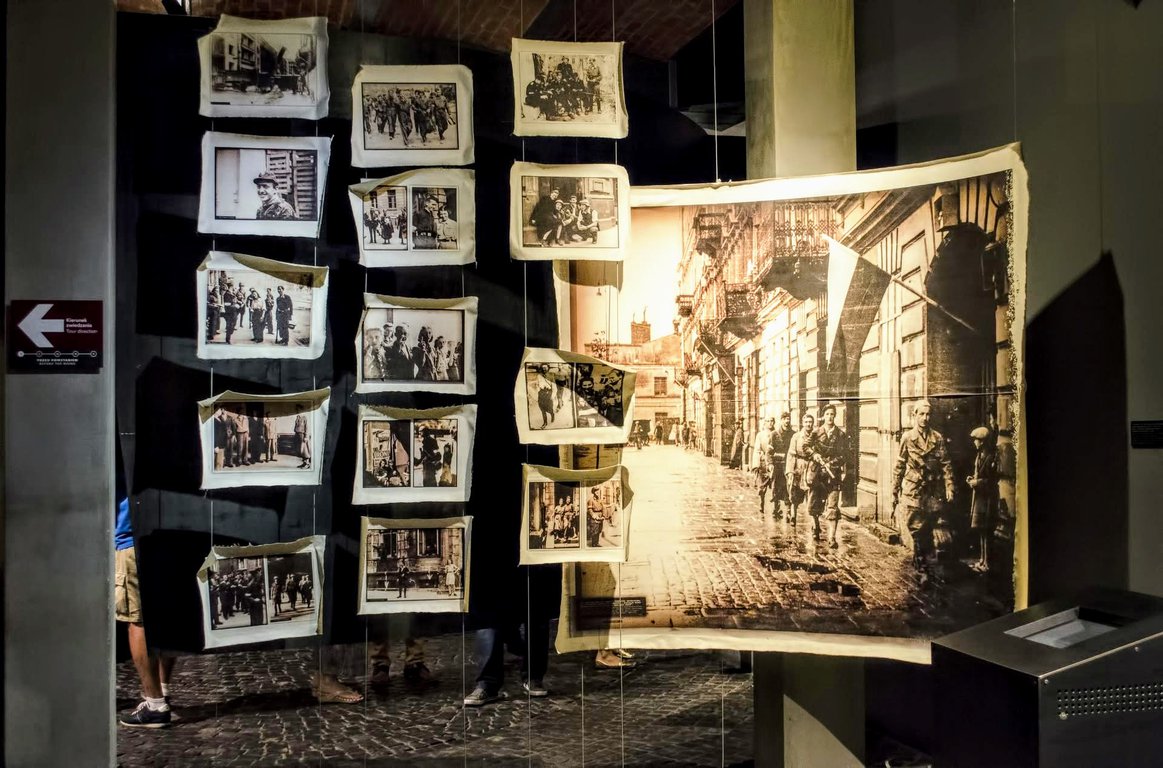 Warsaw Uprising Museum.jpg