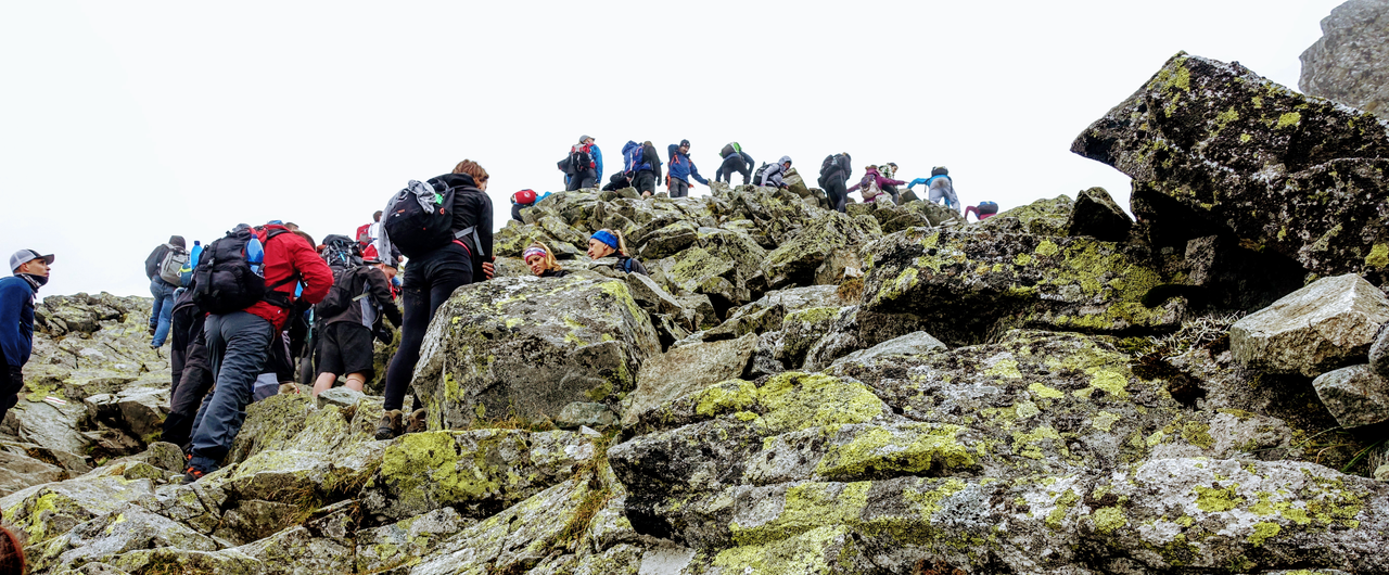 crowded-route-to-the-rysy