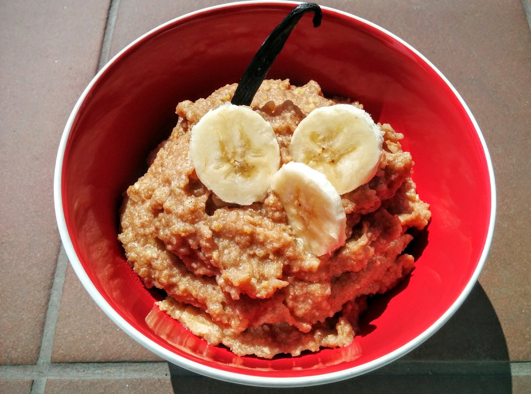 Super healthy breakfast - millet and banana