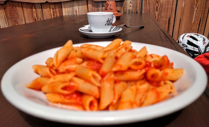 Penne al pomodoro - Italian food
