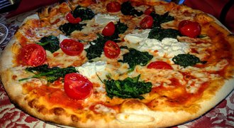 Italian vegetarian pizza tri colore