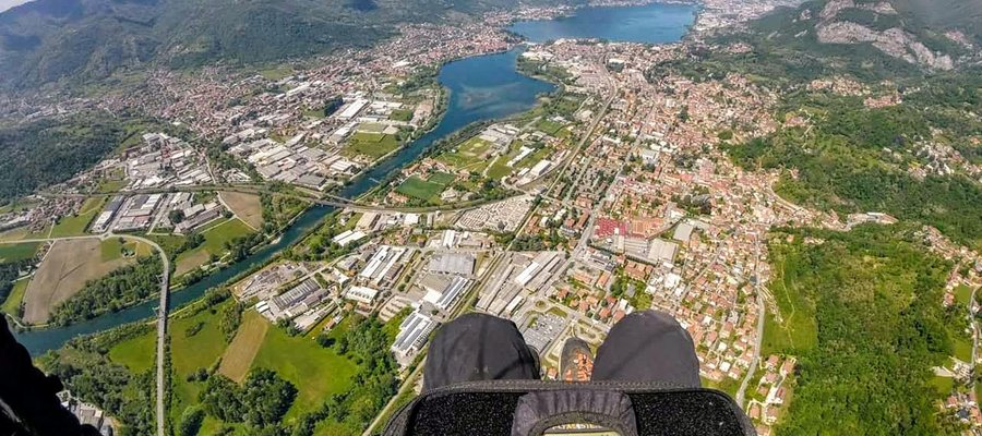 Paragliding in Italy