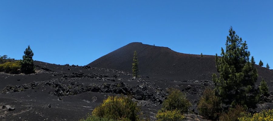 black soil chinyero volcano trail