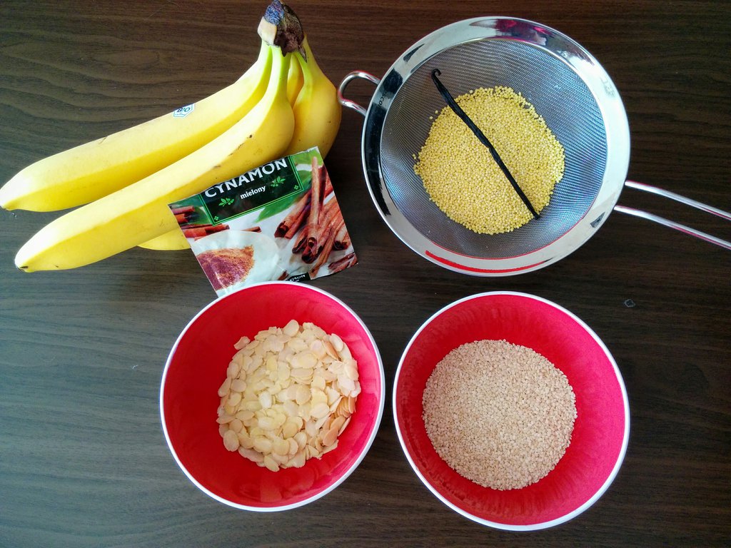 Super healthy breakfast - millet and banana