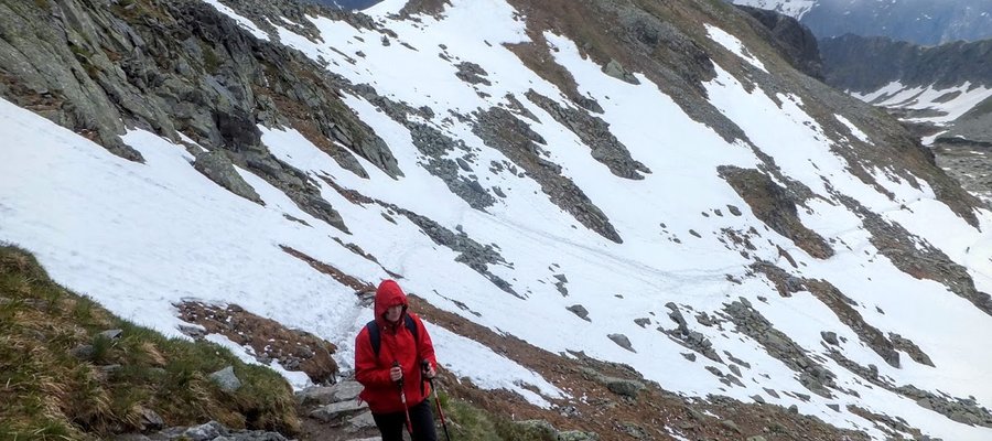 Hiking in Tatra mountains in June