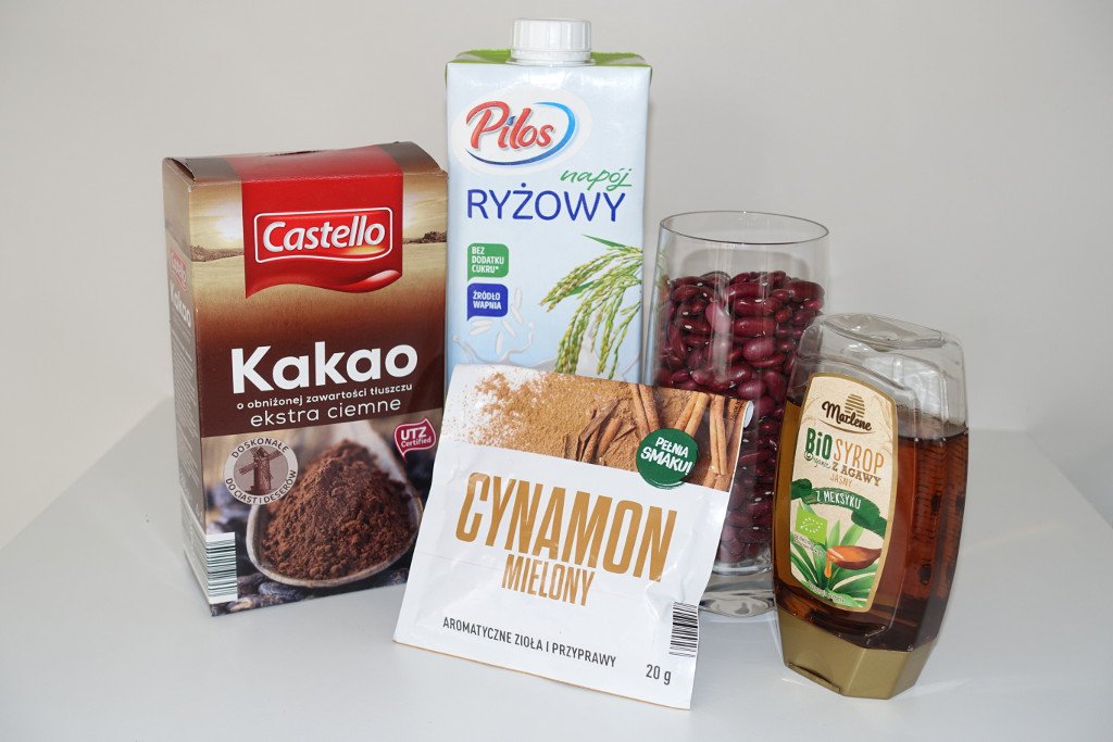 Ingredients for red kidney vegan pudding