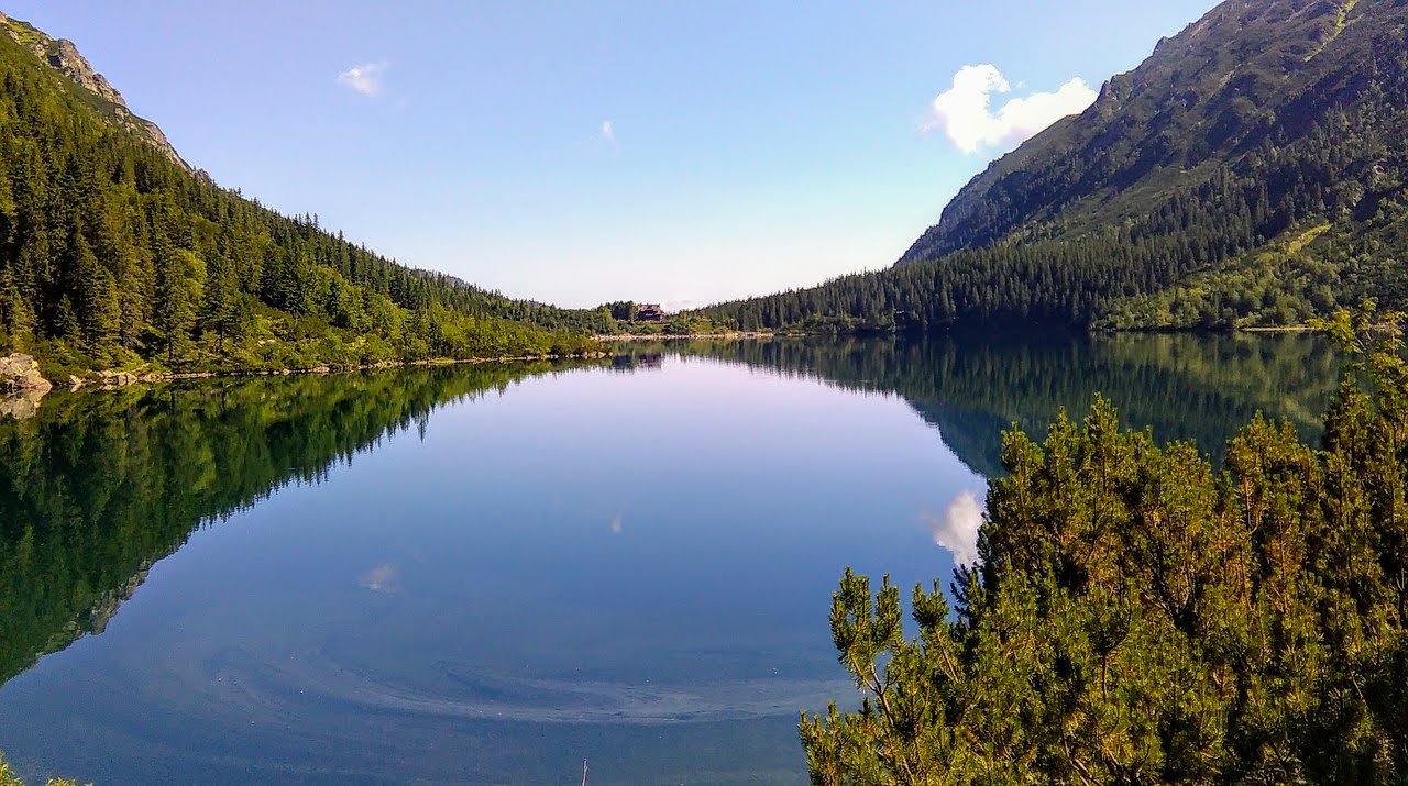 Morskie Oko lake, Tatra mountains Poland.jpg