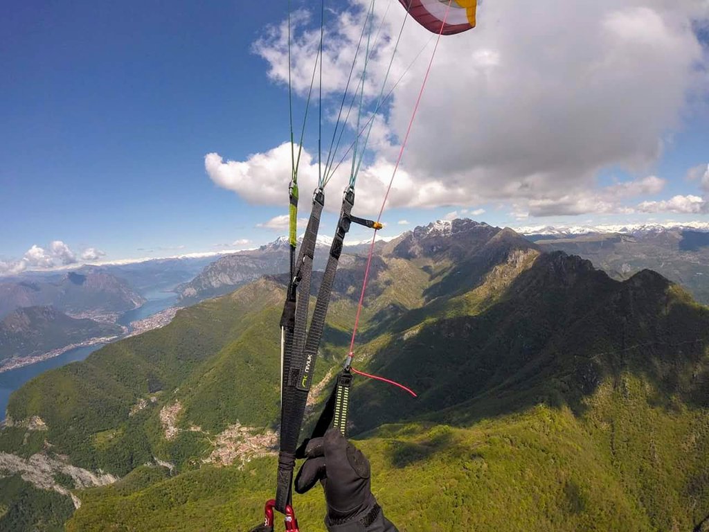 Paragliding in Italy